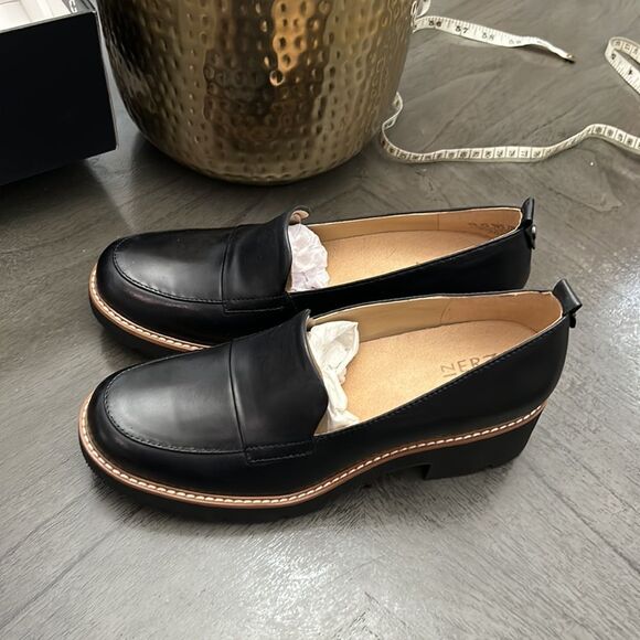 NATURALIZER DARRY LUG SOLE LOAFER - Picture 8 of 14